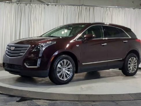 Used 2018 Cadillac XT5 Luxury w/ Driver Awareness Package image 5