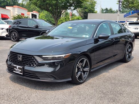 Used 2024 Honda Accord Sport image 2