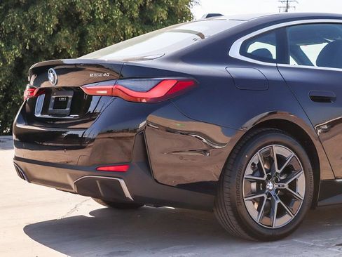 Used 2025 BMW i4 eDrive40 w/ Premium Package RWD image 11