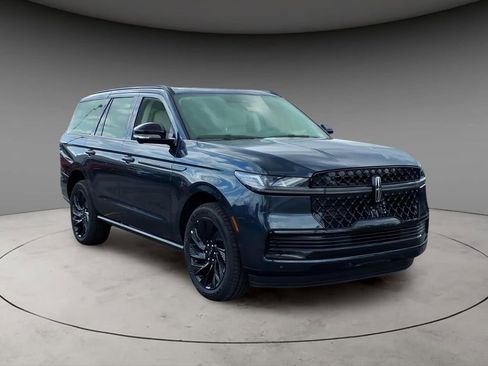New 2026 Lincoln Navigator Reserve AWD/4WD image 14