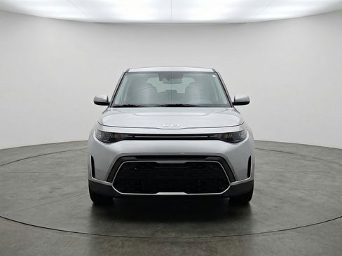 Used 2025 Kia Soul LX w/ LX Technology Package image 2