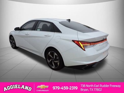 Used 2021 Hyundai Elantra Limited image 6