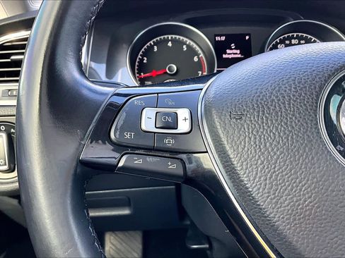 Used 2019 Volkswagen Golf S image 24