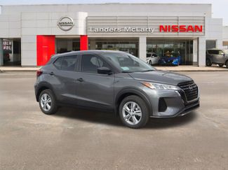 New 2025 Nissan Kicks Play S 360° Tour