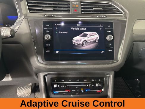 Used 2024 Volkswagen Tiguan SE image 13