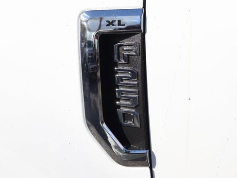 Used 2022 Ford F250 XL w/ Power Equipment Group image 47