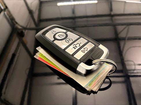 Used 2021 Ford F250 Lariat w/ Lariat Ultimate Package image 9