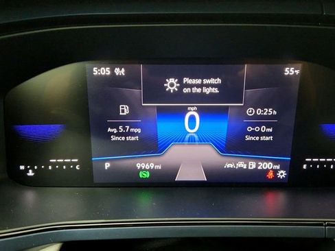 Used 2024 Volkswagen Taos SE image 14