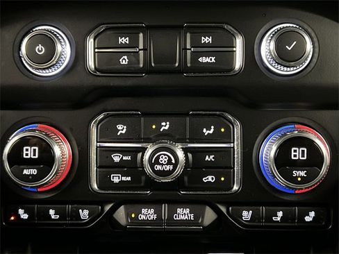 Used 2021 GMC Yukon SLT w/ SLT Premium Package image 16