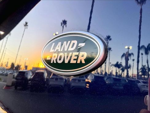 Used 2023 Land Rover Range Rover Long Wheelbase SE image 8