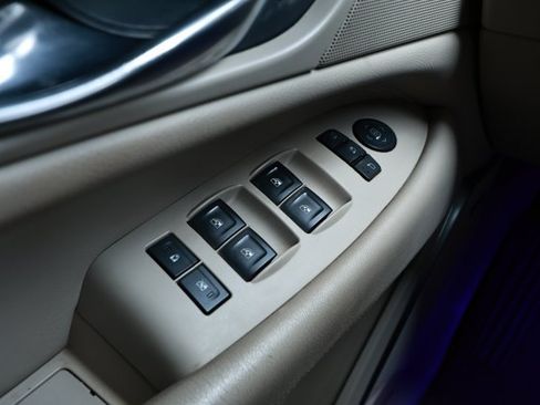 Used 2018 Cadillac Escalade Luxury AWD/4WD image 22
