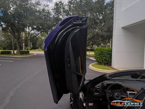 Used 2025 McLaren 750S Spider image 28