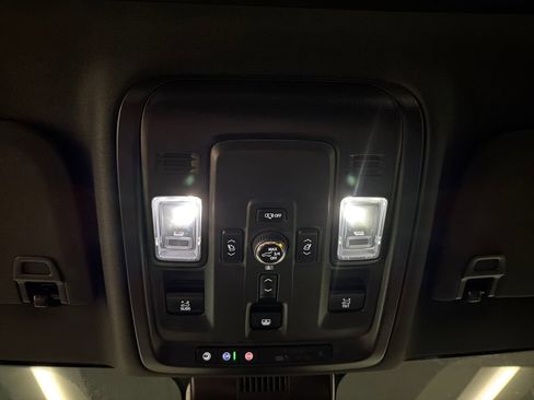 Used 2025 GMC Yukon Denali w/ Sun & Power Step Package RWD image 23