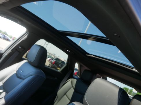 Used 2025 Cadillac XT5 Premium Luxury w/ LPO, Floor Liner Package AWD/4WD image 20