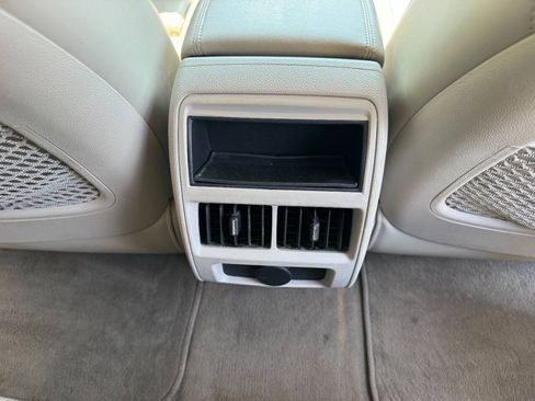Used 2011 Cadillac SRX Luxury FWD image 43
