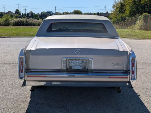 Used 1990 Cadillac Brougham image 17