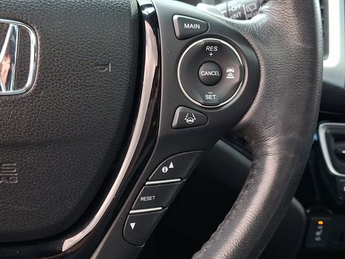 Used 2017 Honda Pilot Touring image 28