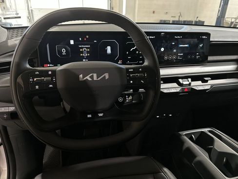 New 2026 Kia EV9 Wind image 11