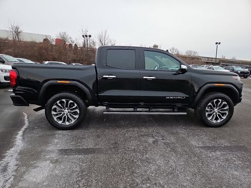 Certified 2023 GMC Canyon Denali image 7