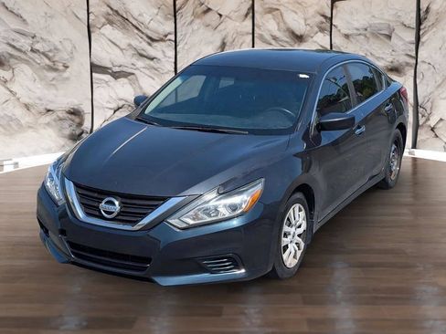 Used 2018 Nissan Altima 2.5 S w/ S Convenience Package FWD image 3