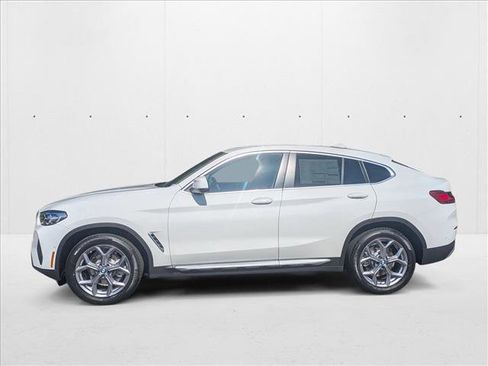 Used 2025 BMW X4 xDrive30i w/ Premium Package image 9