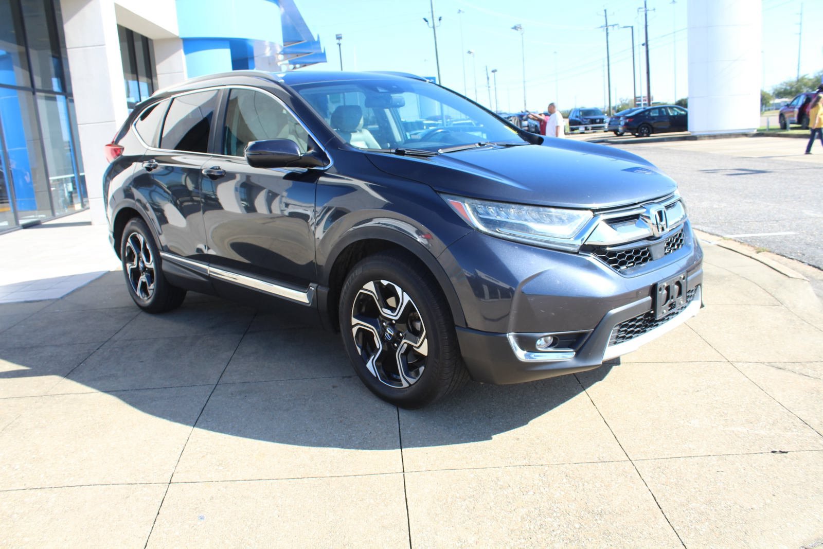 Used 2018 Honda CR-V Touring image 1