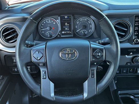 Used 2022 Toyota Tacoma TRD Off-Road w/ TRD Premium Off Road Package image 11