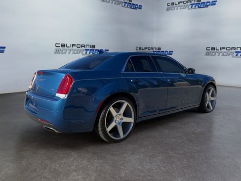 Used 2021 Chrysler 300 Touring w/ Driver Convenience Group image 5