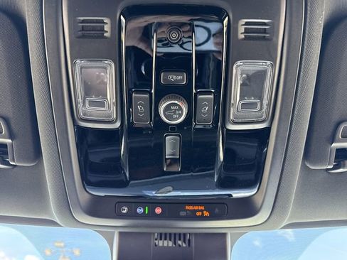 New 2026 Chevrolet Suburban Premier image 32