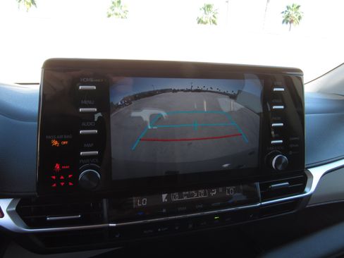 Used 2024 Toyota Sienna XLE image 24