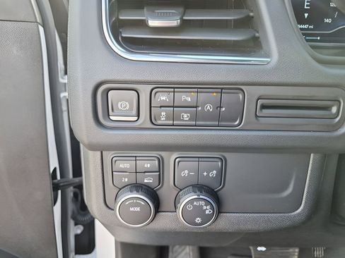 Used 2023 Chevrolet Suburban RST w/ Luxury Package image 33