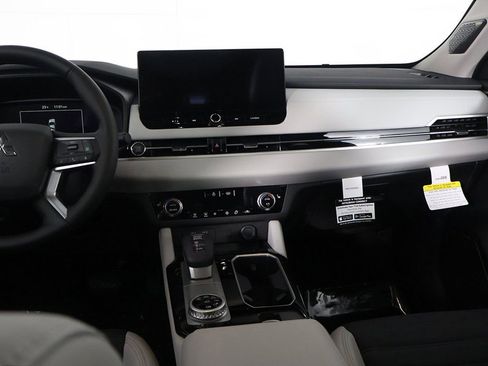 New 2026 Mitsubishi Outlander SE AWD/4WD image 44