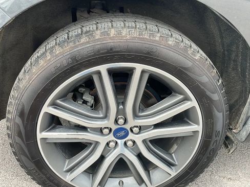 Used 2020 Ford Edge Titanium image 30