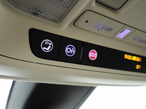 Used 2017 Cadillac XT5 Luxury w/ Driver Awareness Package image 19