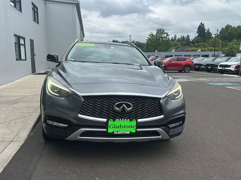 Used 2017 INFINITI QX30 Premium AWD/4WD image 5