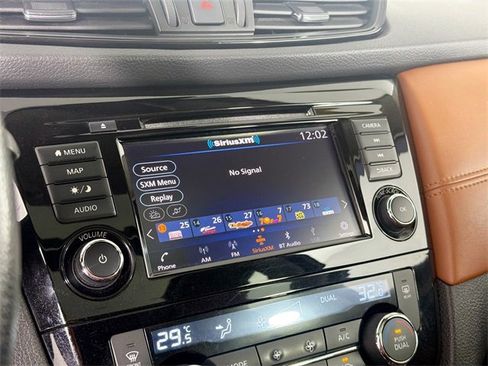 Used 2020 Nissan Rogue SV image 14