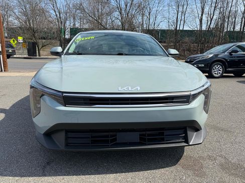 Used 2025 Kia K4 LXS image 2