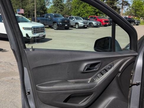 Used 2020 Chevrolet Trax LS w/ Tint and Cruise Package AWD/4WD image 5