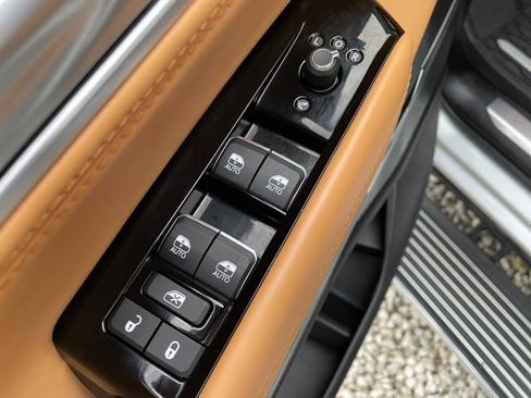 Certified 2025 Jeep Grand Wagoneer Series III AWD/4WD image 29