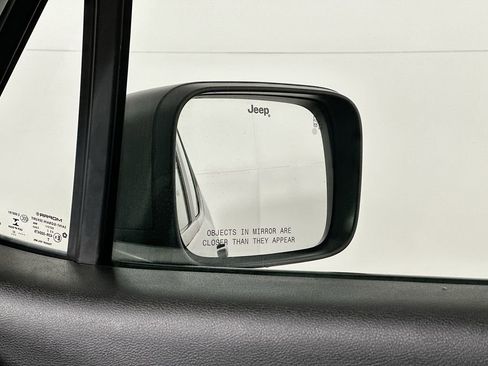 Used 2022 Jeep Renegade Latitude image 28