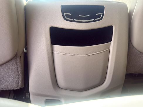 Used 2015 Cadillac Escalade Luxury AWD/4WD image 16
