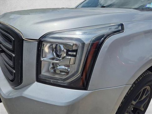 Used 2017 GMC Yukon SLT RWD image 9
