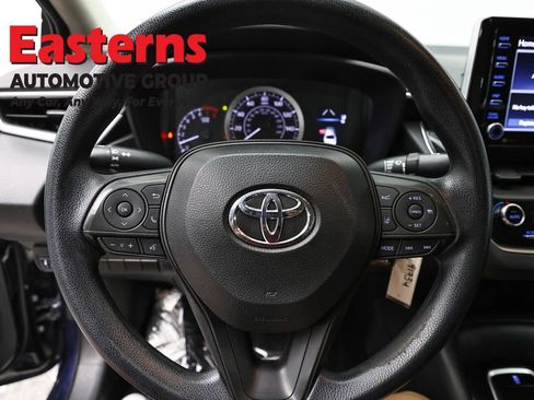 Used 2021 Toyota Corolla LE FWD image 10