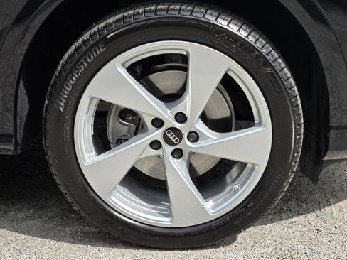 Certified 2025 Audi Q5 Premium Plus w/ Premium Plus AWD/4WD image 16
