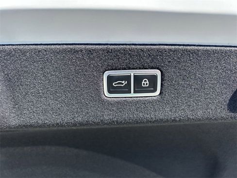 New 2025 Hyundai Ioniq 6 Limited image 17