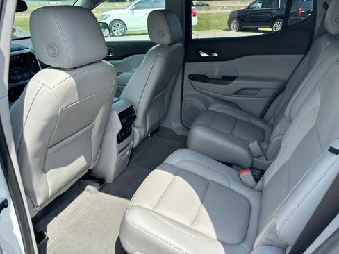 Used 2018 GMC Acadia SLT FWD image 13