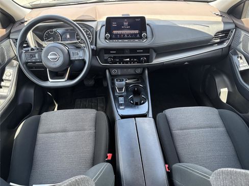 Used 2023 Nissan Rogue SV image 13