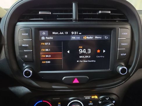 Used 2024 Kia Soul LX w/ Option Group 015 FWD image 12