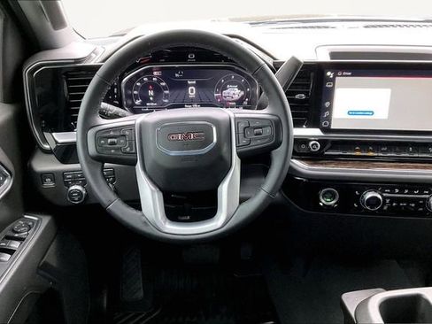 Used 2024 GMC Sierra 1500 SLE w/ X31 Off-Road Package image 8