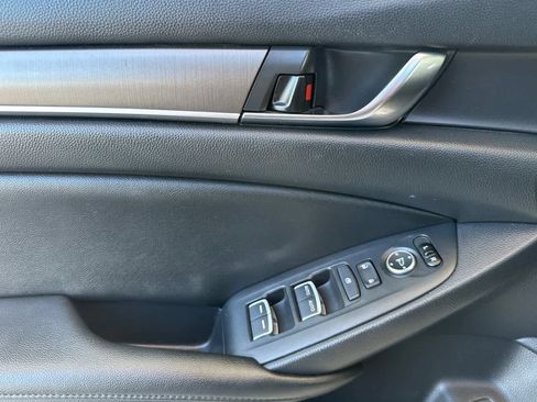 Used 2020 Honda Accord LX image 12